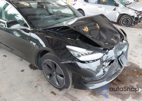 2018 Tesla Model 3 Long Range/Mid Range из США, поврежденный, VIN 5YJ3E1EA0JF077072